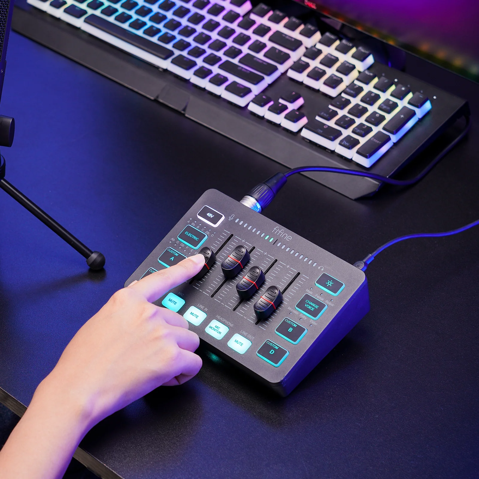 FIFINE Streaming Bundle: K688 Dynamic Microphone + SC3 Audio Mixer + XLR Cable - Image 6